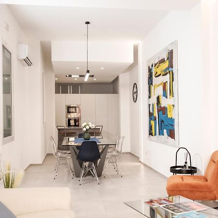Pepoli Deluxe - Exclusive Apartment - Free Parking Trapani Luaran gambar