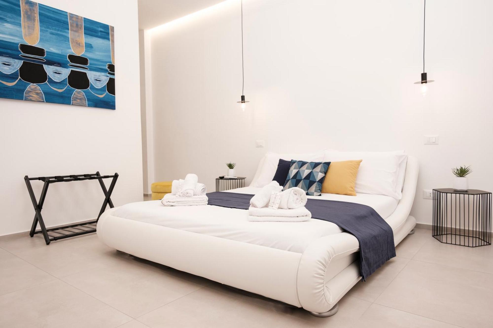 Pepoli Deluxe - Exclusive Apartment - Free Parking Trapani Luaran gambar